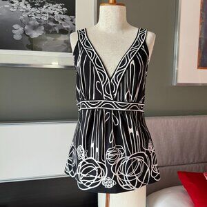 - BCBG MaxAzria Black White Floral Sleeveless Flowy Top Empire Cut MED   - L2477